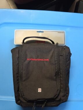 Victorinox Black Hanging Toiletry Organizer Pouch NWT